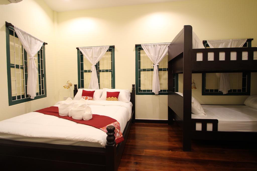 Srisomboon Hostel Trang Ngoại thất bức ảnh