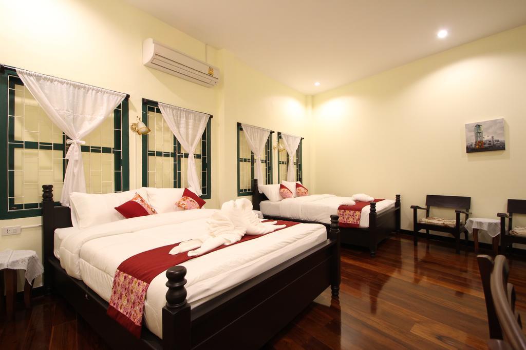Srisomboon Hostel Trang Ngoại thất bức ảnh
