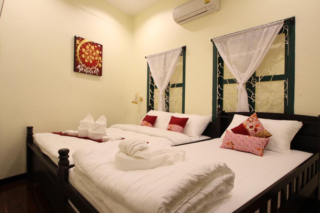 Srisomboon Hostel Trang Ngoại thất bức ảnh