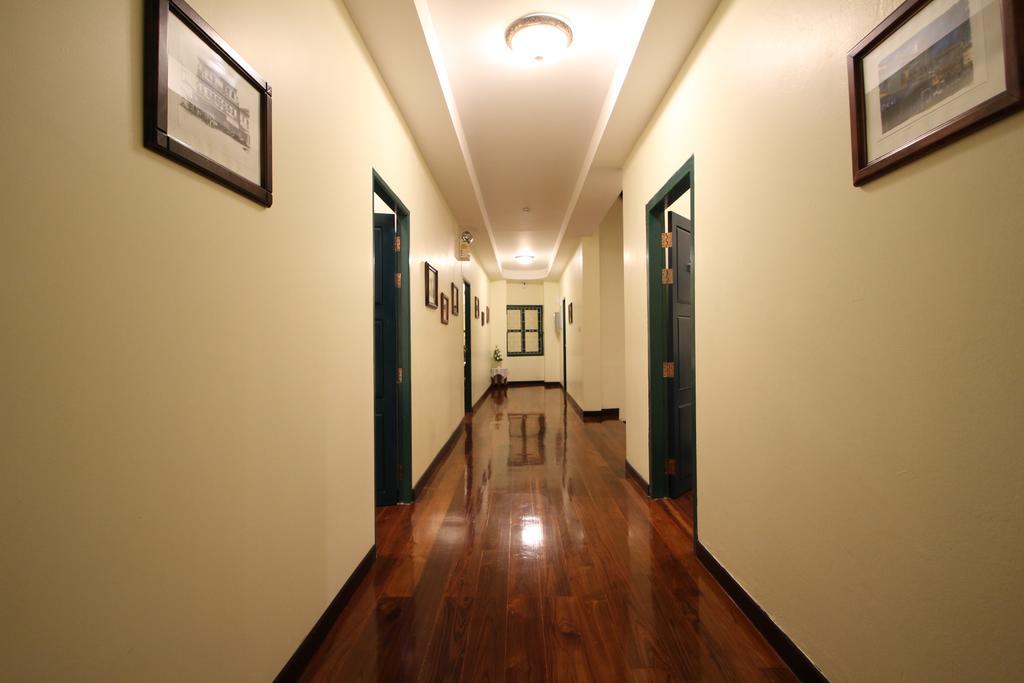 Srisomboon Hostel Trang Ngoại thất bức ảnh