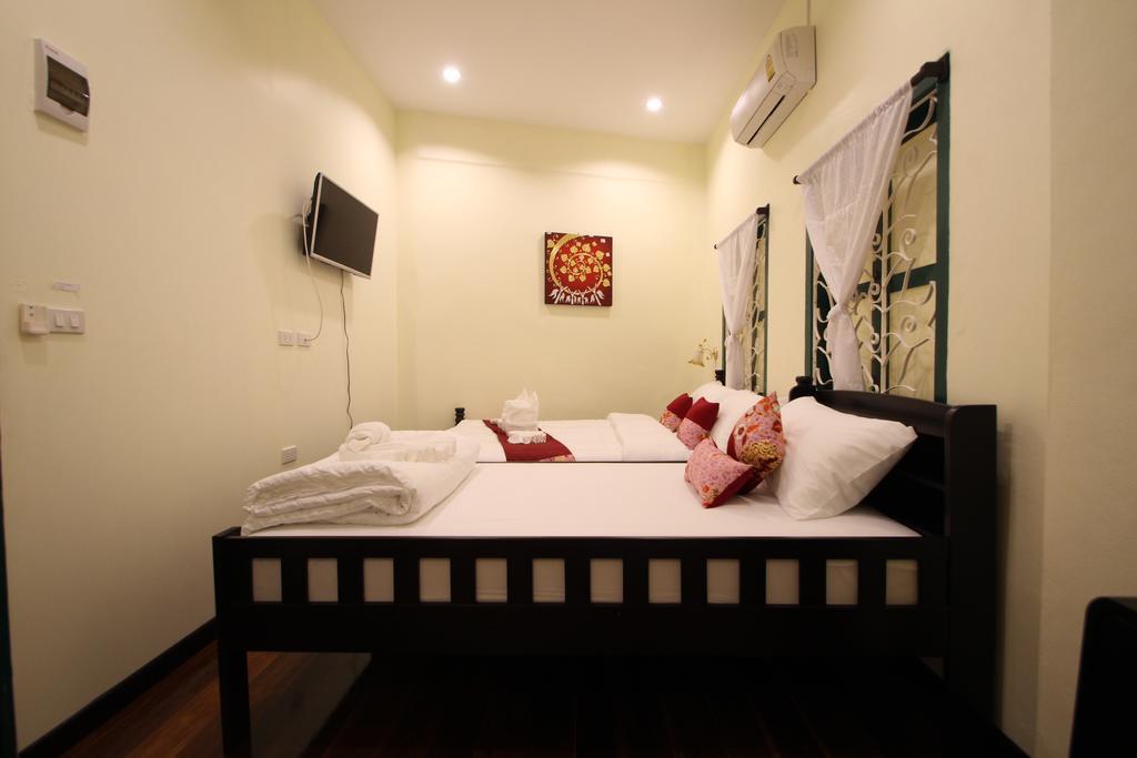 Srisomboon Hostel Trang Ngoại thất bức ảnh