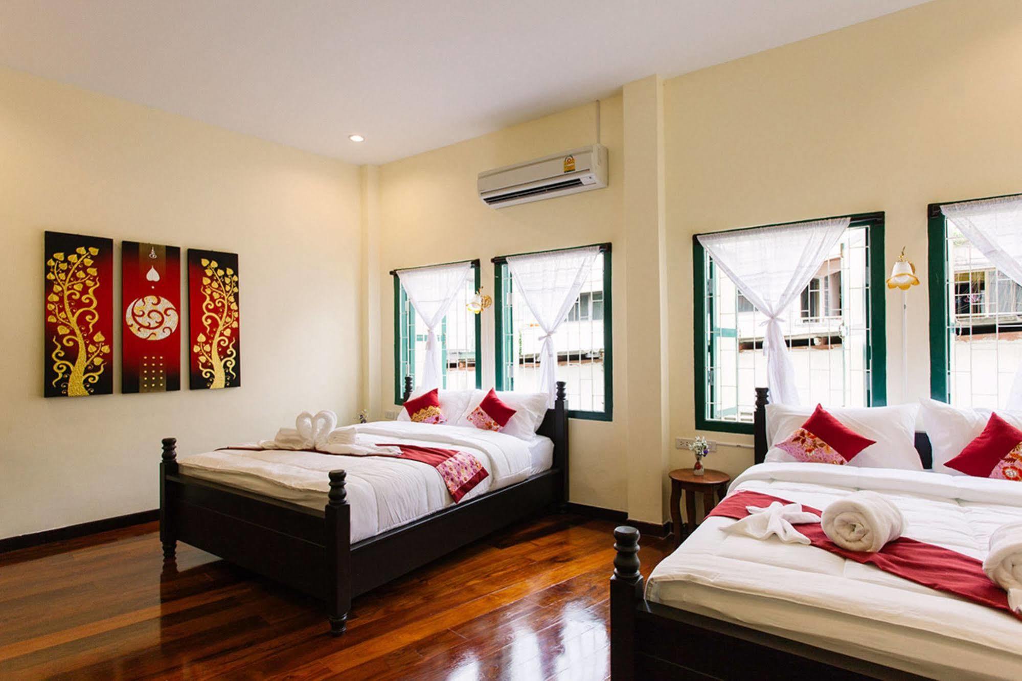 Srisomboon Hostel Trang Ngoại thất bức ảnh