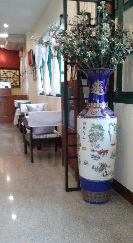 Srisomboon Hostel Trang Ngoại thất bức ảnh